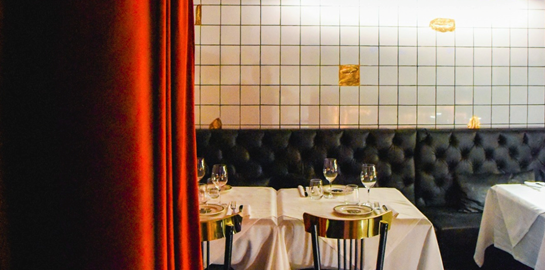 Εναλλακτικός Άγιος Βαλεντίνος σε σέξι μπαρ και εστιατόρια