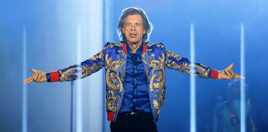 Κι όμως, διάσημη ηθοποιός μπόρεσε να κοιμηθεί σε συναυλία των Rolling Stones