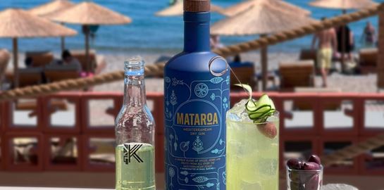 Καλοκαιρινό ταξίδι στην Ελλάδα με το Mataroa Gin