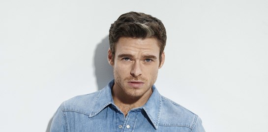 Scent of a man: Ο Richard Madden 'αψηφά' τις προκλήσεις