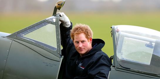 Ο πρίγκιπας Harry επιστρέφει εσπευσμένα στο Ηνωμένο Βασίλειο