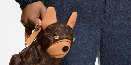 Tσάντα σκύλος και σκυλόσπιτο της Louis Vuitton κοστίζουν πολύ ακριβά