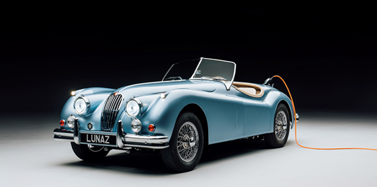 Μία custom made Jaguar για τον Brooklyn Beckham