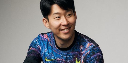 Πρέπει να μιλήσουμε για τη νέα εκτός έδρας φανέλα της Τότεναμ