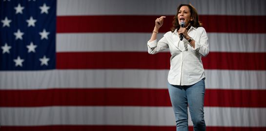 Η Kamala Harris γράφει ιστορία