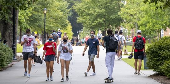 Κορονοϊός: Πάνω από 100 οι διασωληνωμένοι, 9.360 νέα κρούσματα