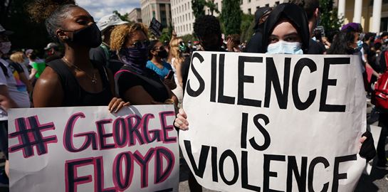 Πώς μπορείς να βοηθήσεις να αποδοθεί δικαιοσύνη για τη δολοφονία του George Floyd