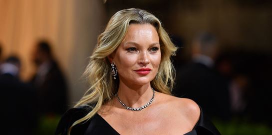 Η Kate Moss θυμάται τη γνωριμία της με τον Frank Sinatra