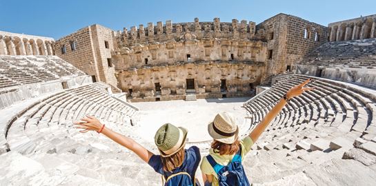 Πού αφήνουν τα μεγαλύτερα ποσά οι ξένοι τουρίστες στην Ελλάδα;