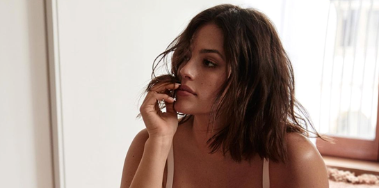 Η Ashley Graham είναι -και πάλι- γυμνή