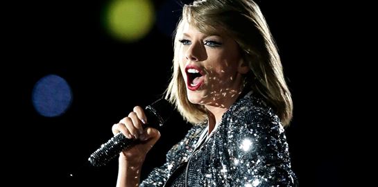 Taylor Swift, Α Woman We Love