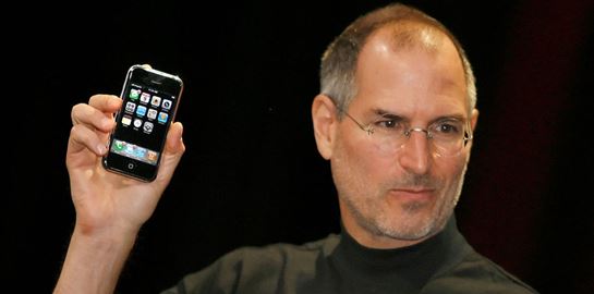 Πώς ήταν να δουλεύεις μαζί με τον Steve Jobs, σύμφωνα με τον σχεδιαστή του iPhone
