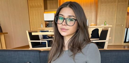 Μοντέλο του OnlyFans που δηλώνει &quot;χριστιανή και παρθένα&quot; έβγαλε 43 εκατ. δολάρια σε έναν χρόνο