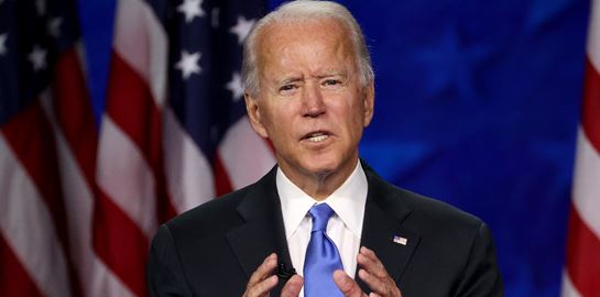 Η Kamala Harris βασική επιλογή αν αποσυρθεί ο Joe Biden