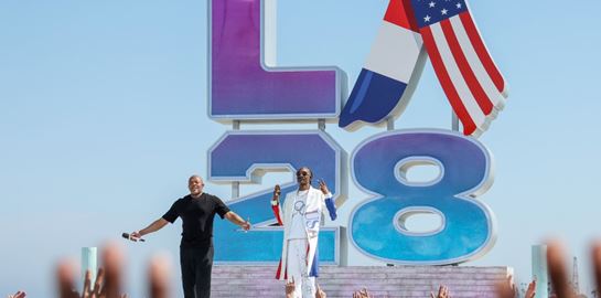 Dr. Dre και Snoop Dogg αναστάτωσαν την τελετή λήξης των Ολυμπιακών Αγώνων του Παρισιού 2024