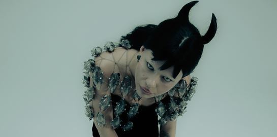 H Kovacs έρχεται τον Δεκέμβριο στην Ελλάδα