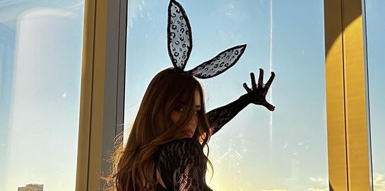 Τιμώντας το Halloween με τη Yanet Garcia