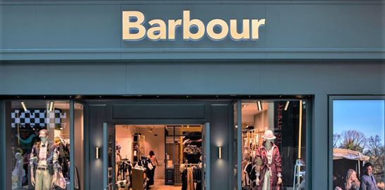 Στο νέο flagship store της Barbour