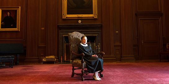 Έφυγε από τη ζωή η θρυλική Ruth Bader Ginsburg