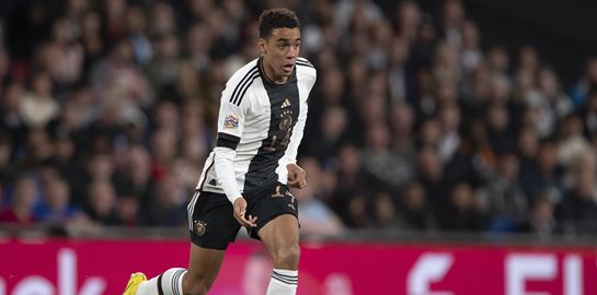 Γιατί οι Γερμανοί φορούν λευκά στο Μουντιάλ ενώ δεν είναι στα χρώματα της σημαίας τους;