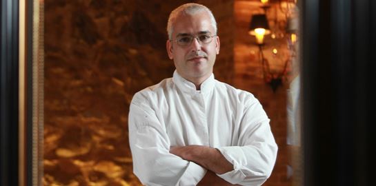 Ο Άγγελος Λάντος δεν θυμάται τον εαυτό του εκτός κουζίνας