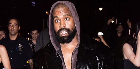 Σε άλλα νέα, ο Kanye West παρομοιάζει τον εαυτό του με τον Χίτλερ