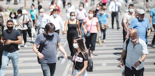 Η πανδημία των ανεμβολίαστων