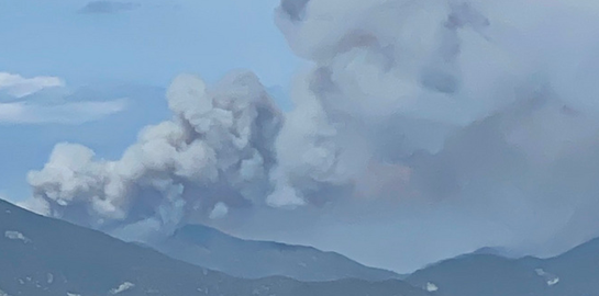 Στις φλόγες η Κορινθία, σκεπασμένη από καπνό η Αθήνα