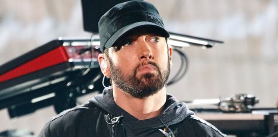 Σε άλλα νέα, ο Eminem αγόρασε έναν NFT πίθηκο που του μοιάζει