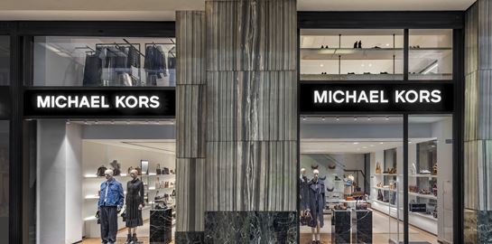 O Michael Kors εγκαινιάζει νέο κατάστημα στο κέντρο της Αθήνας