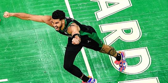 O Jayson Tatum καθαρίζει τους Nets, το Twitter τρελαίνεται