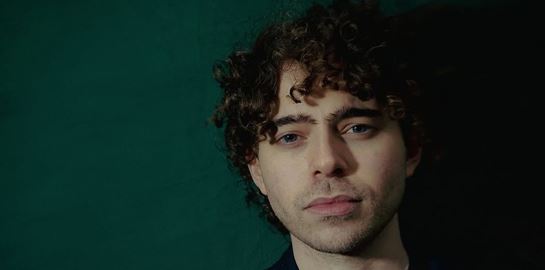 Αυτός είναι ο πρώτος δισεκατομμυριούχος της γενιάς Ζ