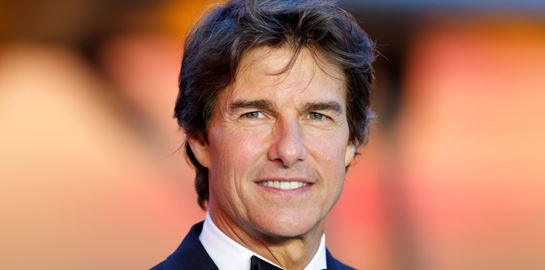 Είδαμε τον Tom Cruise χωρίς μπλούζα και θέλουμε τους ανάγλυφους κοιλιακούς του