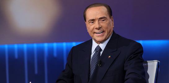 Η επιστροφή του Silvio Berlusconi μετά... βηματοδότη