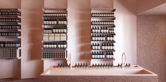 Ο Ελληνοαυστραλός κομμωτής που έχτισε μία αυτοκρατορία από υγρά σαπούνια χεριών