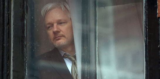Η 7χρονη εξορία του Julian Assange