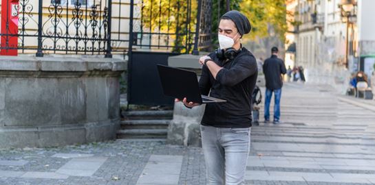 Κορονοϊός: Ανέβηκαν στους 64 οι θανάτοι