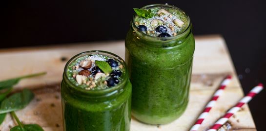 4 συνταγές για superfood smoothies