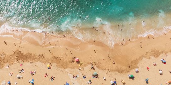 Το καλοκαίρι δεν σκοτώνει τον κορονοϊό λένε οι επιστήμονες