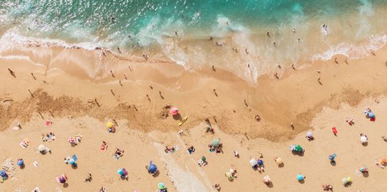 Οι υψηλές θερμοκρασίες δεν μειώνουν την ταχεία εξάπλωση του κορονοϊού