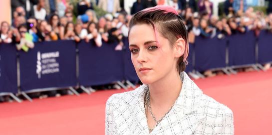 H Kristen Stewart μεταμορφώθηκε σε Πριγκίπισσα Diana