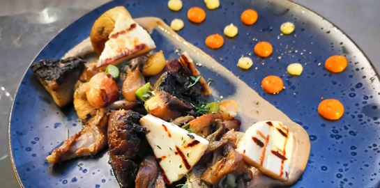 Το μεγαλείο της κρητικής κουζίνας και τα καλύτερα εστιατόρια και ταβέρνες για να την απολαύσεις