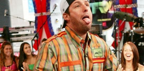 Ο Adam Sandler παίζει μπάσκετ με NBAers. Και είναι καλός.