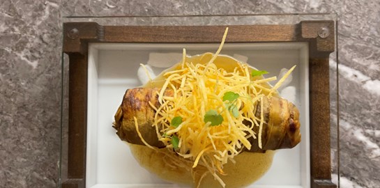 Μία γαστρονομική εμπειρία με αρχή αλλά χωρίς τέλος στη Σαντορίνη