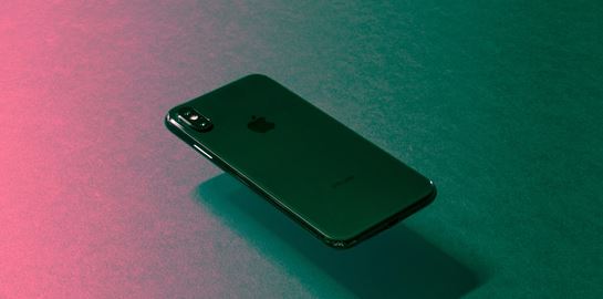 Γιατί το κινητό σου πάντα πρέπει να το αφήνεις με την οθόνη προς τα κάτω