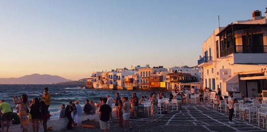 Μύκονος και Ιός πολύ κοντά σε lockdown