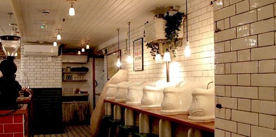 Οι Βικτοριανές τουαλέτες του Λονδίνου μεταμορφώθηκαν σε μυστικά μπαρ