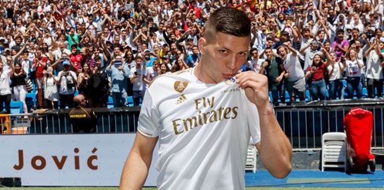 Η Ρεάλ αγοράζει τα πάντα