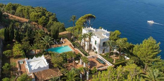 Ο Michael Douglas πουλά την έπαυλή του στη Μαγιόρκα