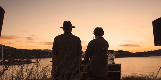 Βίκος: Με τη μουσική των Mångata Projekt ταξιδεύει τις ομορφιές και τον πολιτισμό της Ελλάδας